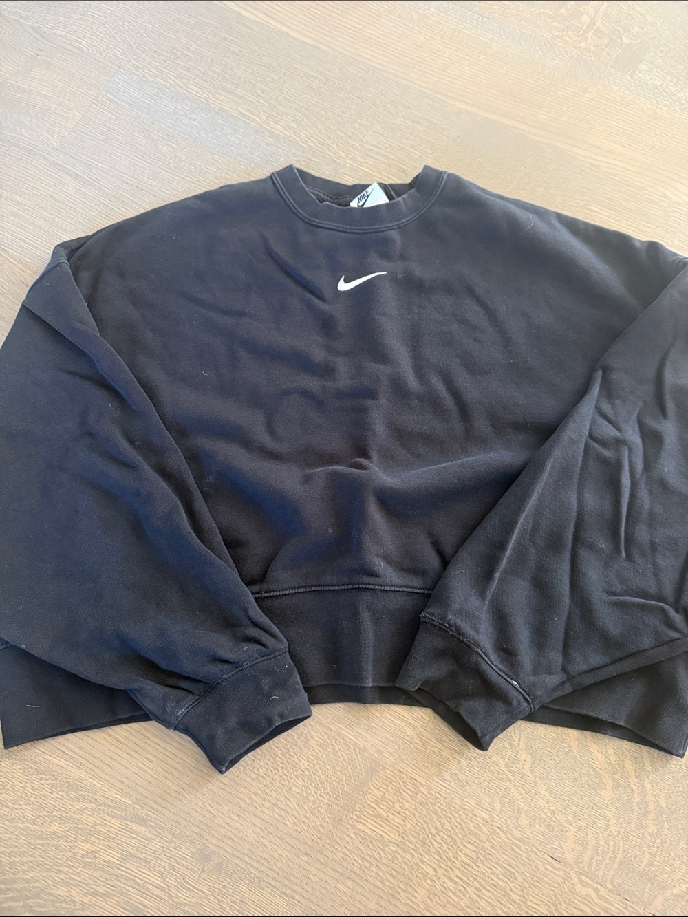 Nike cropped center swoosh hoodie